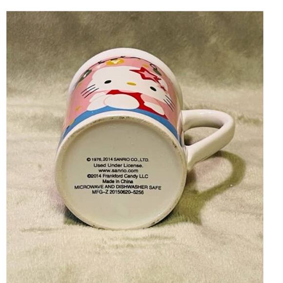 Hello Kitty 2014 Ceramic 10oz Christmas Mug - Picture 6 of 7